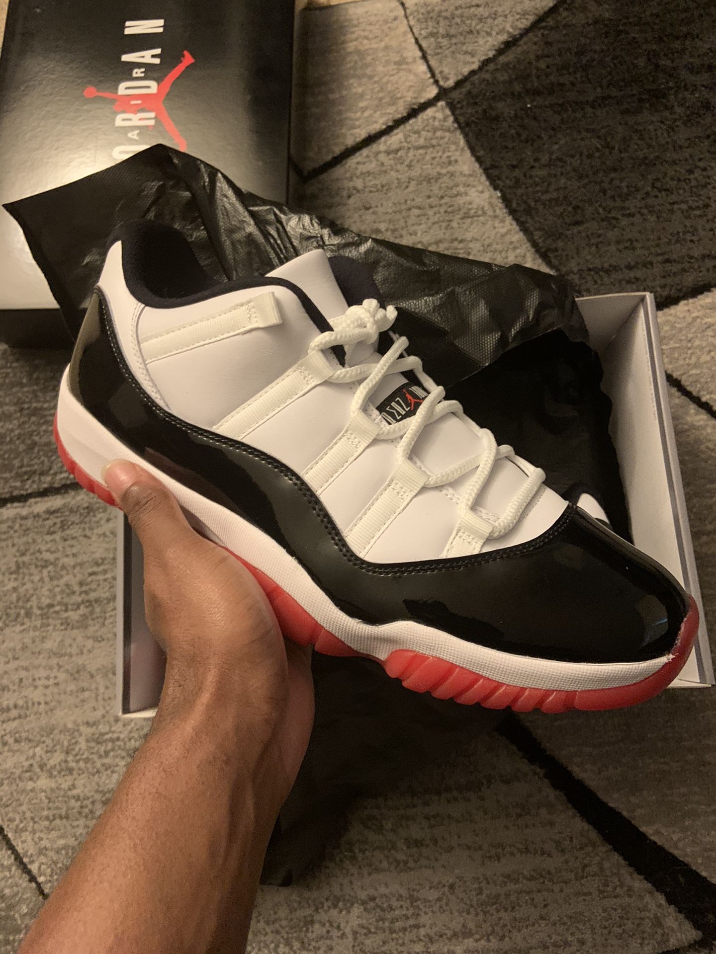 Jordan 11 Retro Low Concord Bred