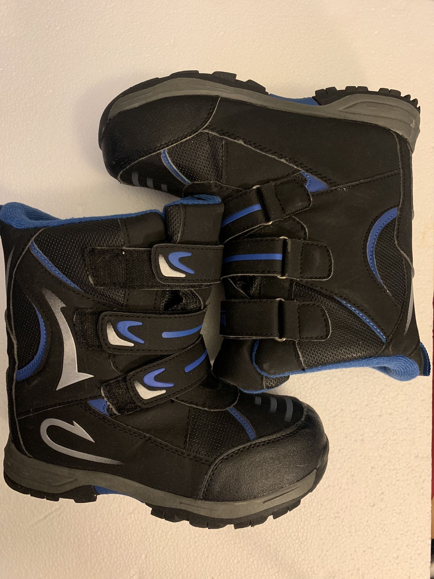 Snowboots Boys Size 4m 