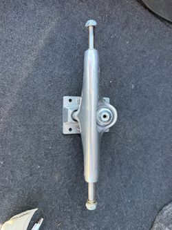 Brand new 149 thunder trucks