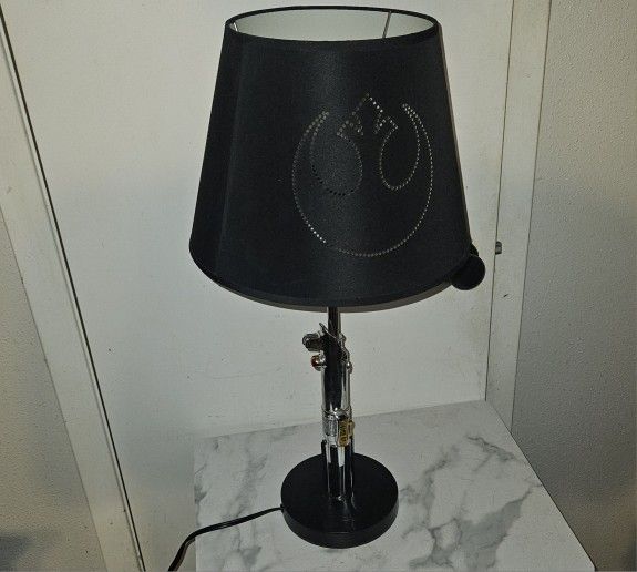 Star Wars Luke Skywalker’s LightsaberLamp