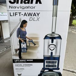 Shark Lift Away Navigator Vacuum
