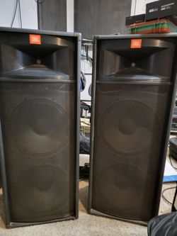 JBL TR225 tower speakers
