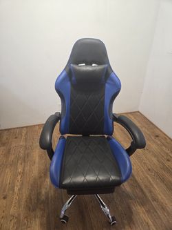 Massaging game chair