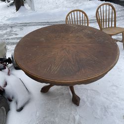 Table And Chairs 