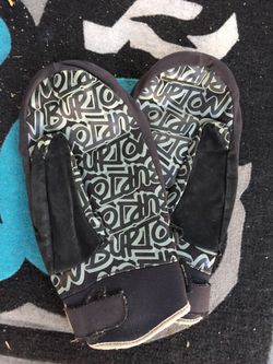 Snowboarding Gloves... BURTON..