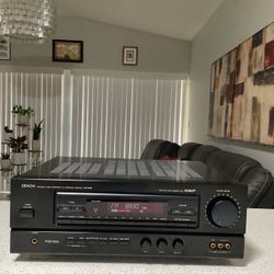 * DENON * HIGH QUALITY  HOME THEATER SURROUND SOUND RECEIVER . MADE IN JAPAN . GREAT SOUNDING RECEIVER IN LIKE NEW CONDITION . MUST SEE TO APPRECIATE 