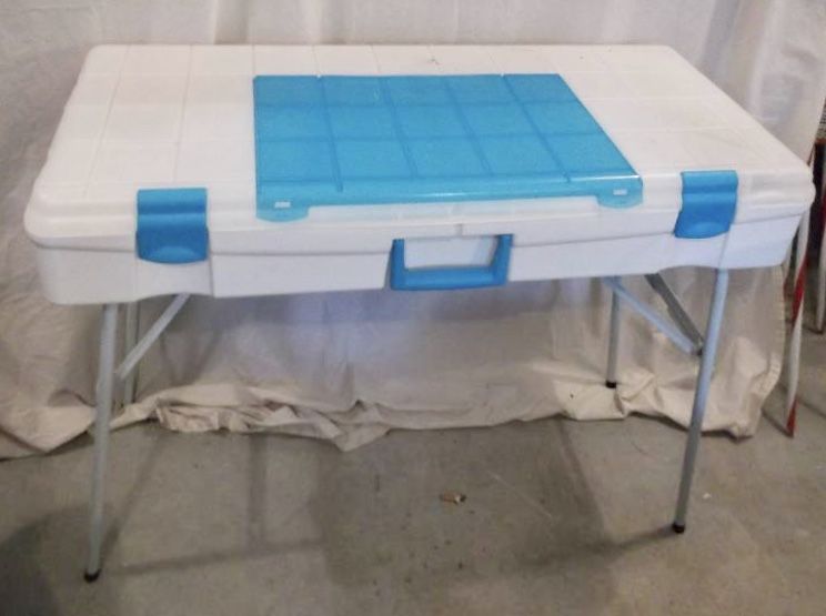 Snapware Portable Gift Wrap And Crafting Table With Storage