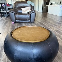 Stylish Round Coffee Table – Light & Cozy Vibes! ☕