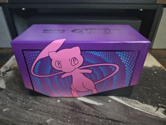 Pokemon Fusion Strike Mew ETB opened