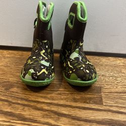 Used Kids Bogs Boots. 