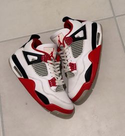 Jordan 4 fire red size 9