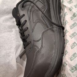 Men's Composite Toe. Leather Upper. Skid Resistant.  New . Size 11.5