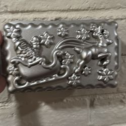 Nordic ware cake Bundt pan