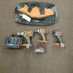 Ridgid 18 Volt 3 Tool Combo Kit Drill, Hammerdrill, Light