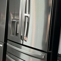 GE Profile Standard-Depth 27.9-cu ft 4 -Door 36-in Wide Smart Compatible French Door Refrigerator with Ice Maker with Water and Ice Dispenser and Door