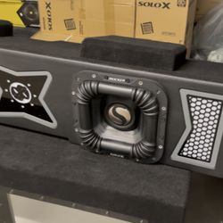 NEW CUSTOM BOX WITH POWERFUL KICKER SOLO X 10” FIR CHEVY SILVERADO GMC SIERRA 2019-2026