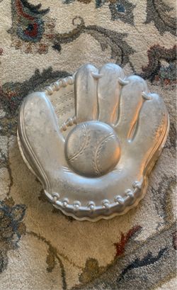 Baseball Glove Cake Pan