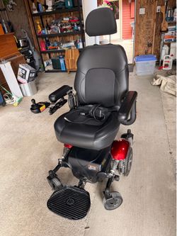 Merit Vision Sport Power Wheelchair