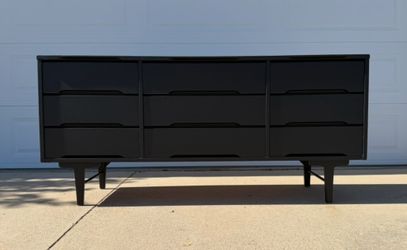 9 Drawer Solid Walnut Wood Mid Century Dresser / Color: Black / Made By: Stanley Furniture