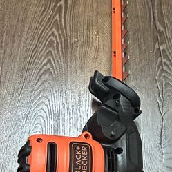 Black & Decker Hedge Shrub Trimmer  BEHT350
