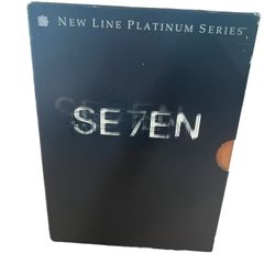 Seven (DVD, 2000, 2-Disc Set, Platinum) Like New Brad  Pitt Morgan Freeman R  This two-disc set of the movie Seven, released in 2000, is the perfect a