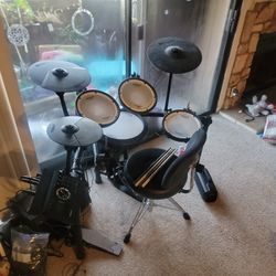 Roland TD-17 KV2 Mesh Head V-Drum Set With Drum Sticks And Roc-N-Soc Throne.