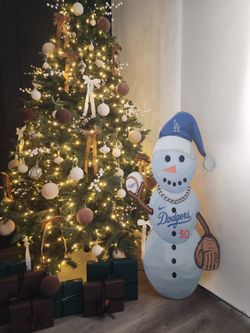 Dodgers Mookie Betts Snowman Wooden Cutout, 4ft, Handmade