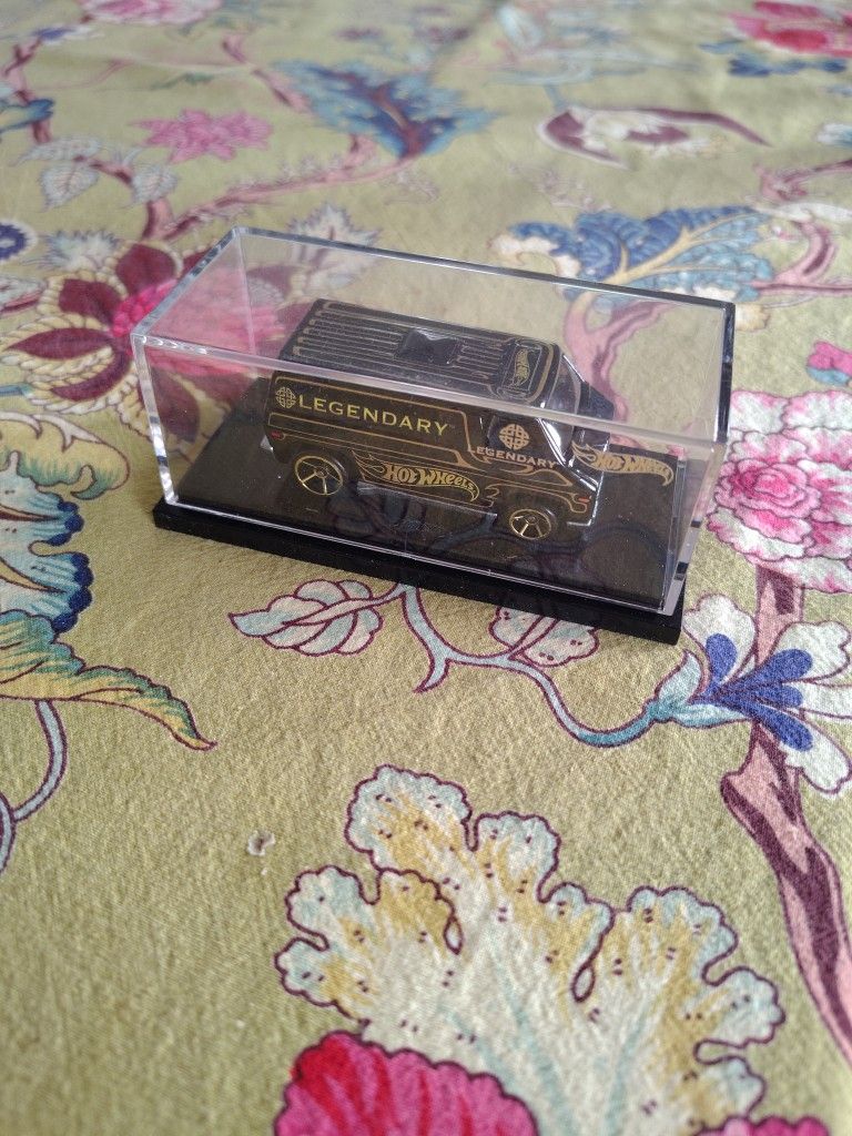 2011 Comic Con Hot Wheels Legendary Films Redline Van