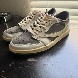 Nike - Reverse Mocha 1s 