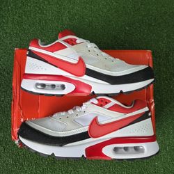 Air MAX  Red ,Black,Red Size 7Y Or Womens 8.5