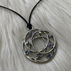 Faceted rhinestones medallion necklace
