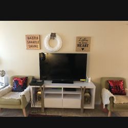 Table Set & 2 Chairs 