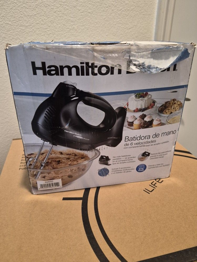 Brand New Hamilton Beach Hand Held Mixer With Snap On Case