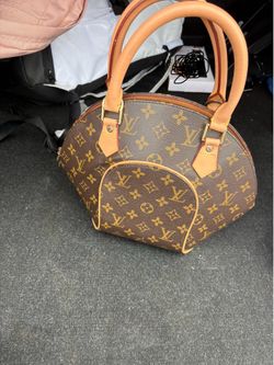 Loui vuittton handbag like new