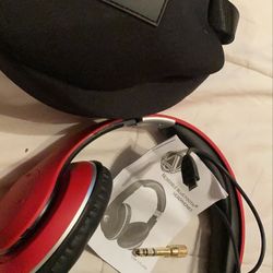 Nick cannon Brand incredible wireless headphones