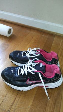 Women's Nike Shoes size 10