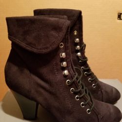 Boots - womens