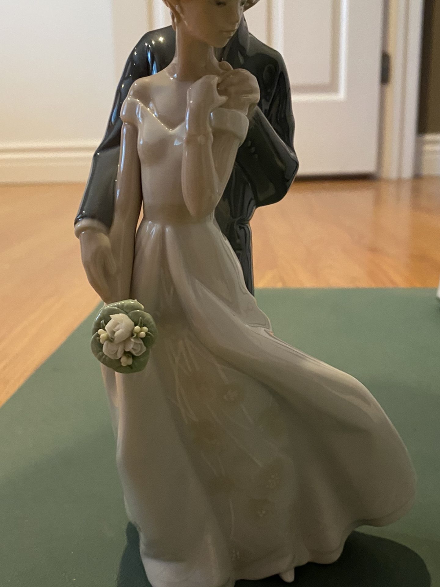 Lladro “Everlasting Love”