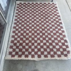 52x72 Checkered Rug 
