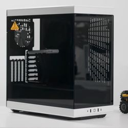 Hyte Y40 Panoramic Tempered Glass Mid-Tower ATX Gaming Pc Case with PCIE 4.0 Riser Cable