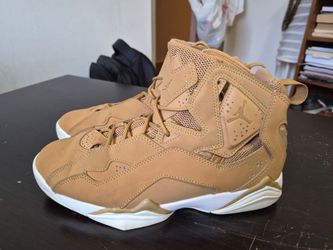 Jordan True Flights  Mens: 8. Women's: 9.5