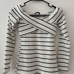 Striped Off-Shoulder Top - size xs - new, never used 