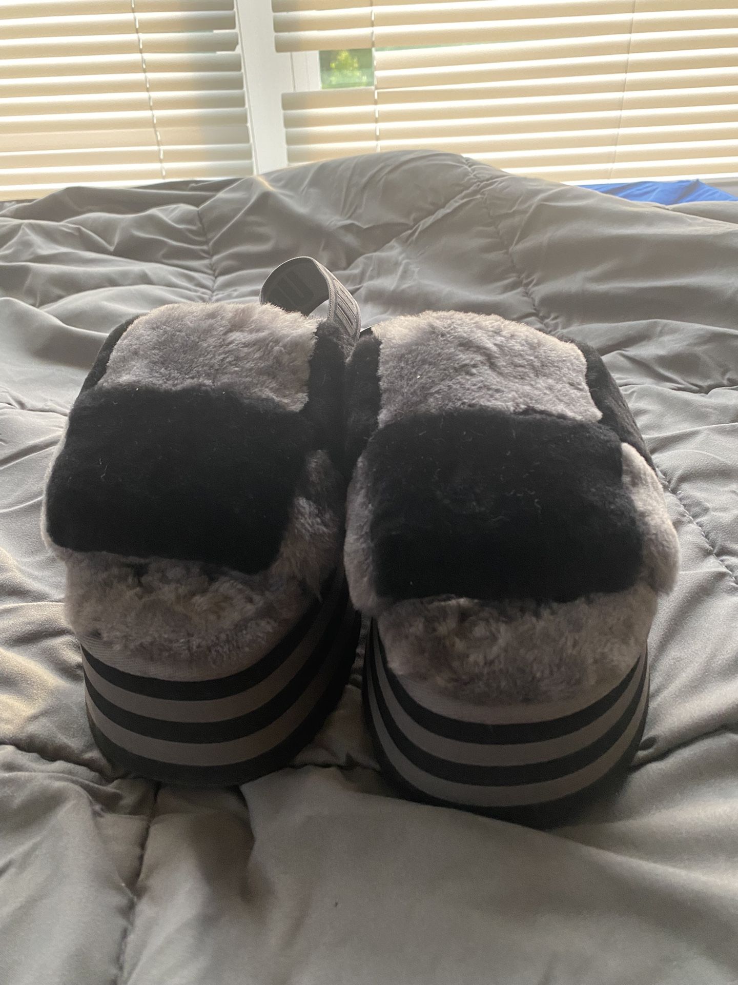Uggs Slides