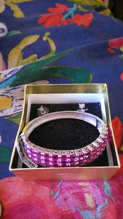 Beautiful braclet diamond cut ear rings