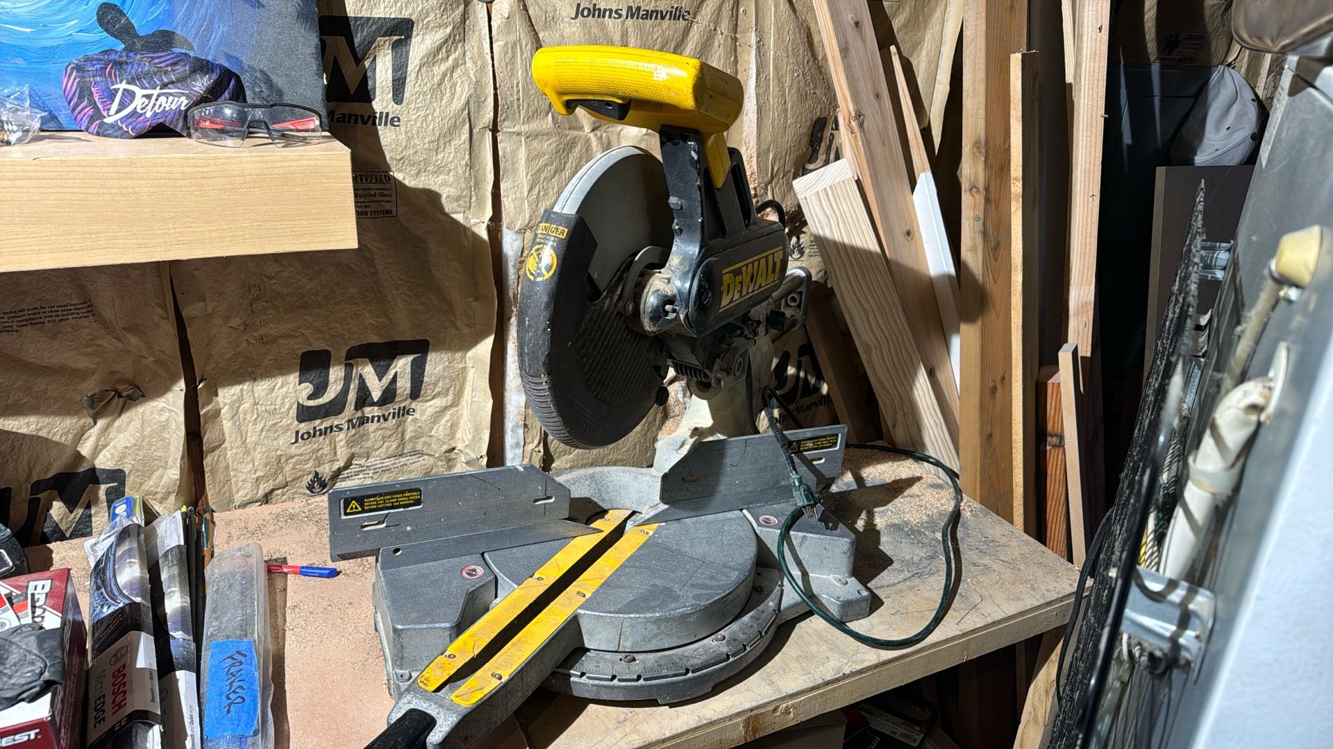 Dewault Compound Sliding Miter Saw 