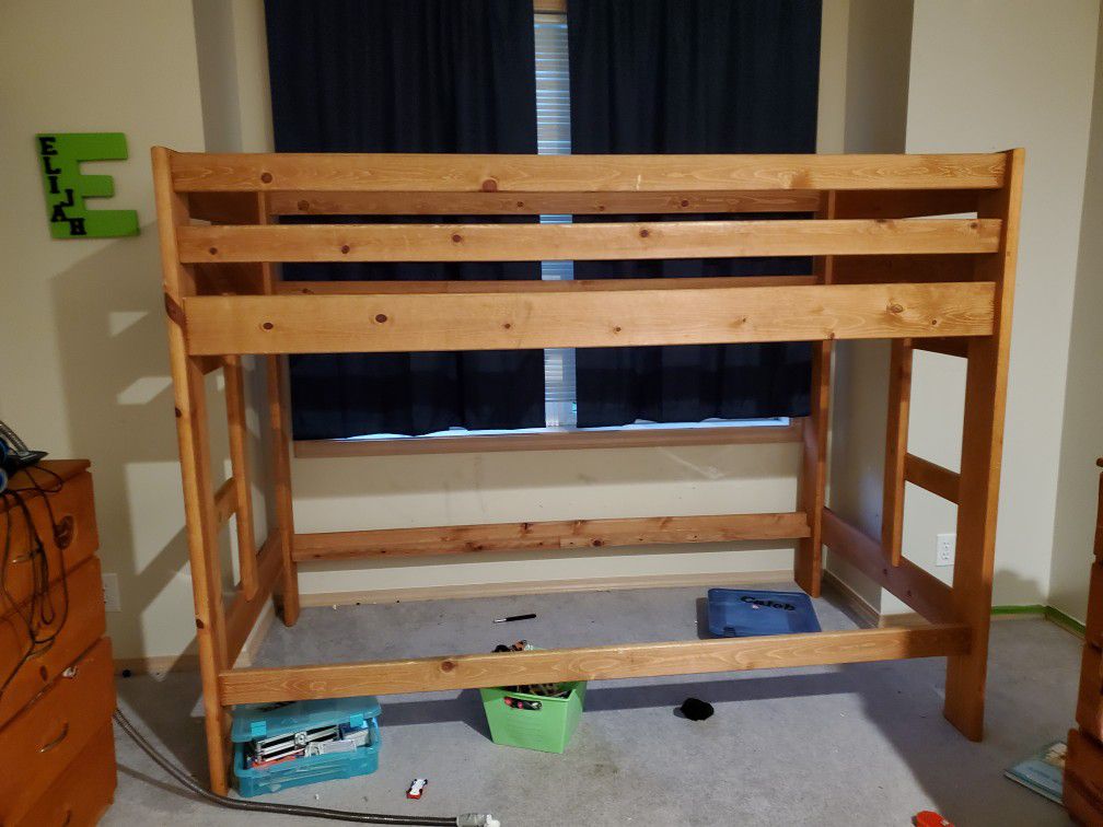 Solid wood bunk