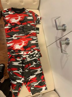 Men set