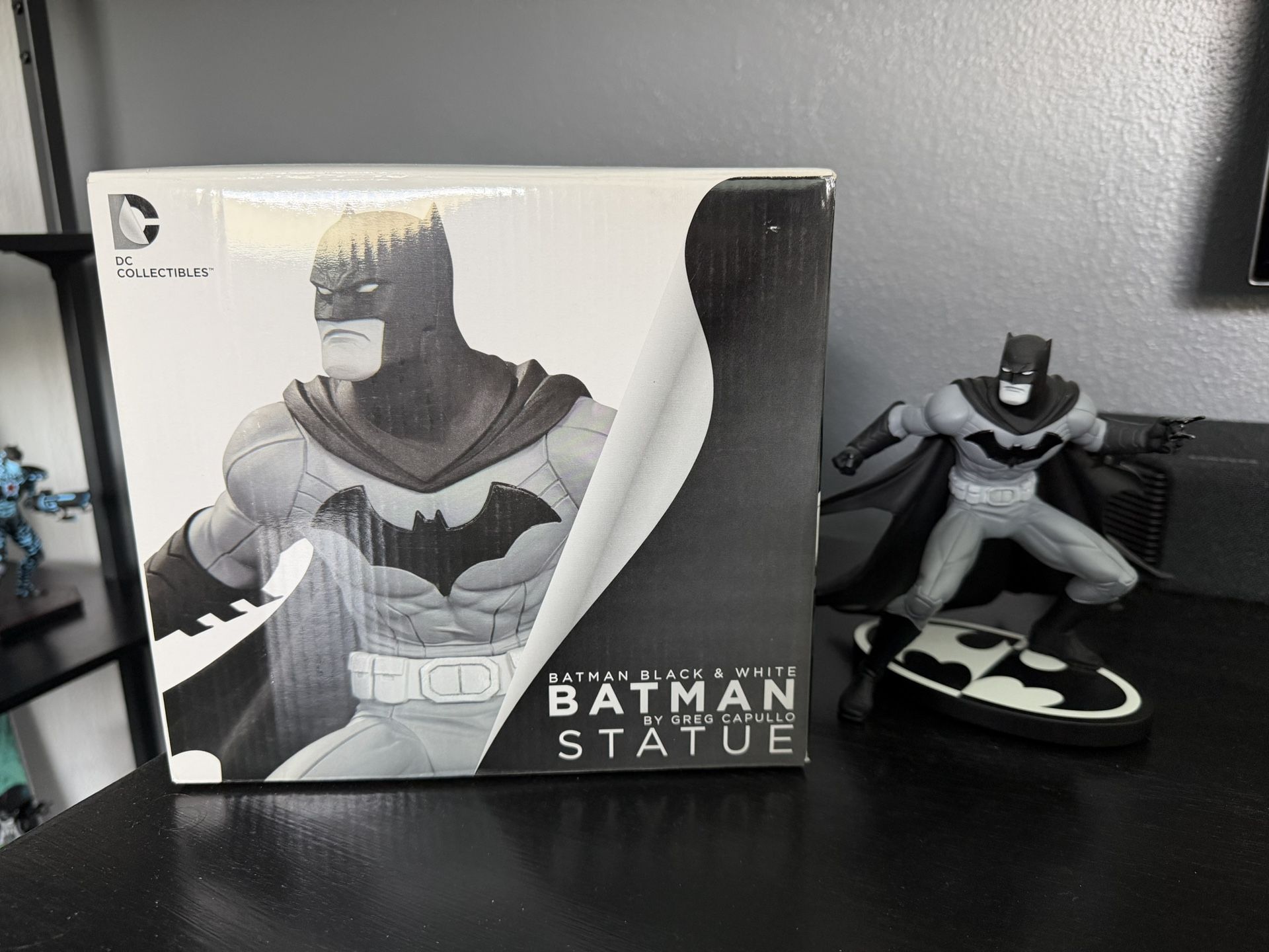 DC Collectibles Batman Black & White Statue By Greg Capullo