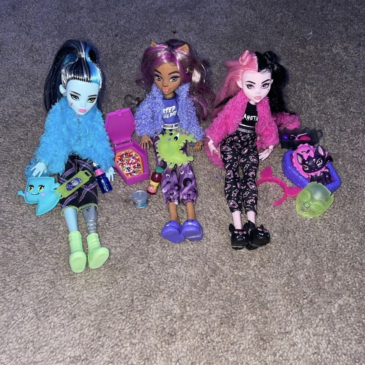Monster high dolls 