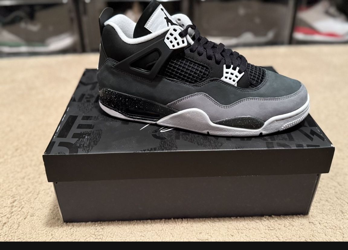 Jordan 4s
